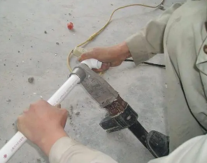 阿拉山口漏水维修电话